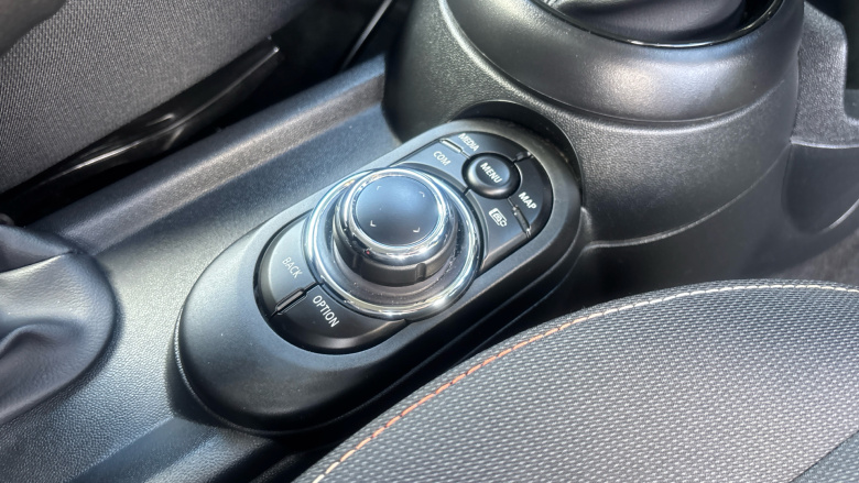 MINI Hatchback 1.5 Cooper Classic Premium 3dr Petrol Hatchback